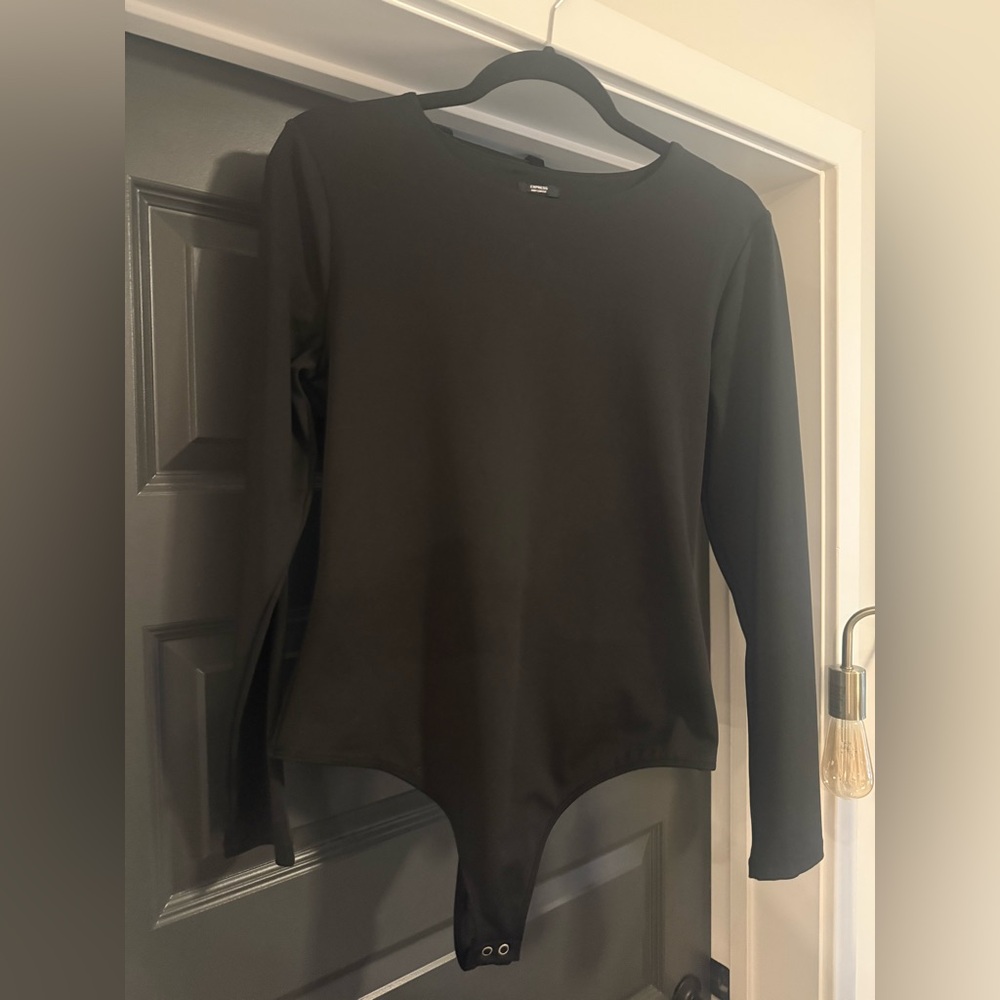 Express Body Contour Crewneck Longsleeve Bodysuit Size L